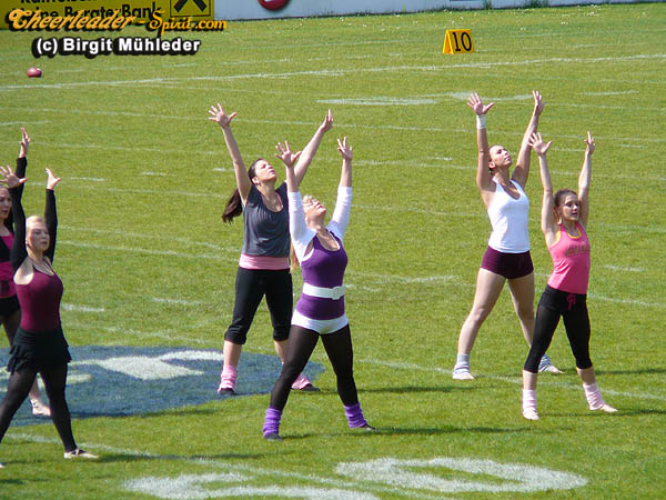 ../Images/2008charitybowlX 011.jpg